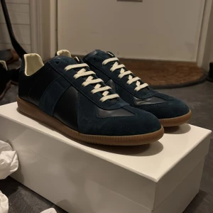 Maison margela gats - Säljer dessa maison margiela gats i storlek 42, box och dustbags ingår, skriv vid minsta lilla fundering. Priset går självklart att diskutera👍Har orderbekräftelse som det bara är att fråga om!