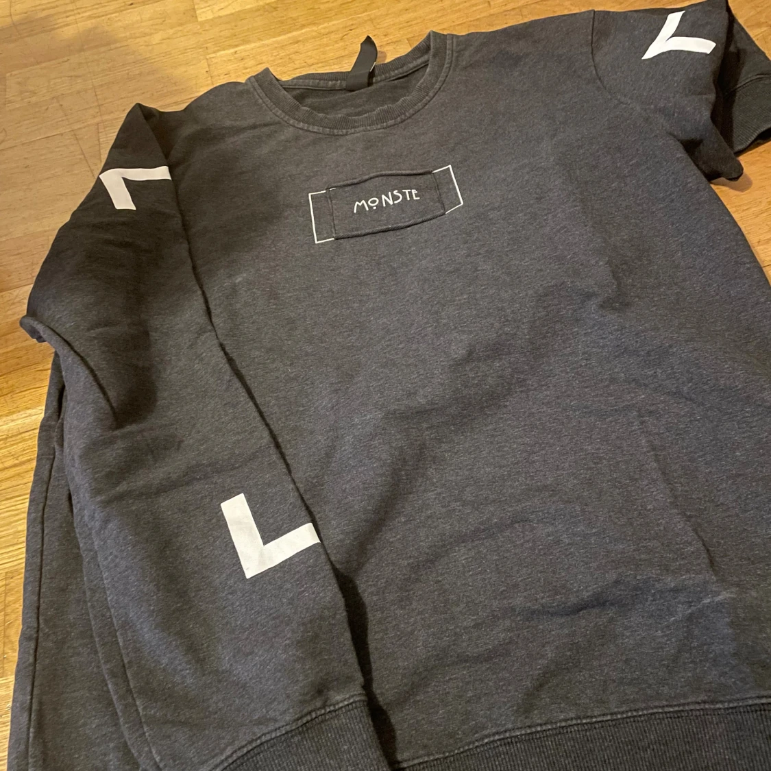 Mörkgrå sweatshirt från East Host XXL