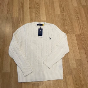 Vit kabelstickad tröja Polo Ralph Lauren - Helt ny ralp lauren