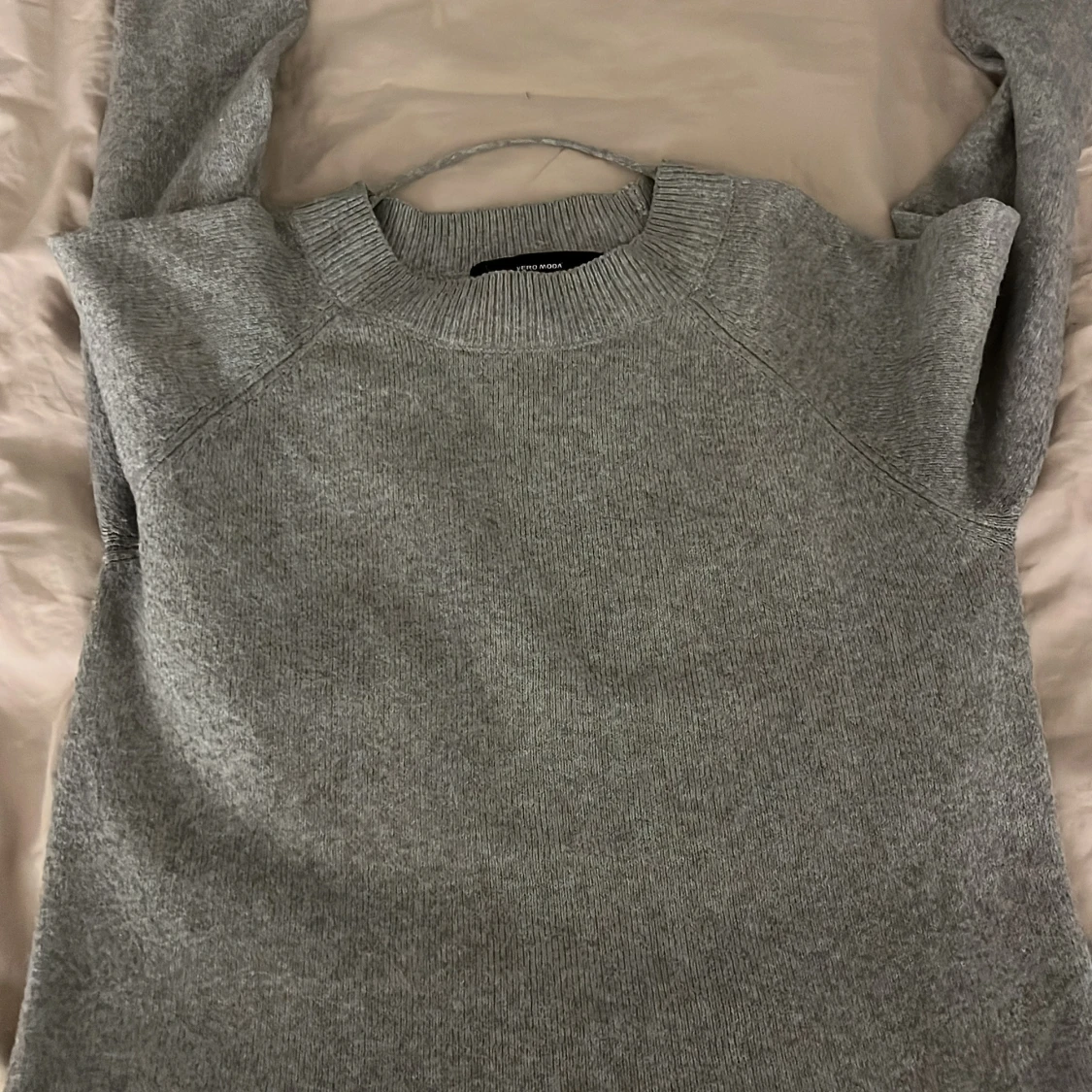 Grå stickad tröja  - 3