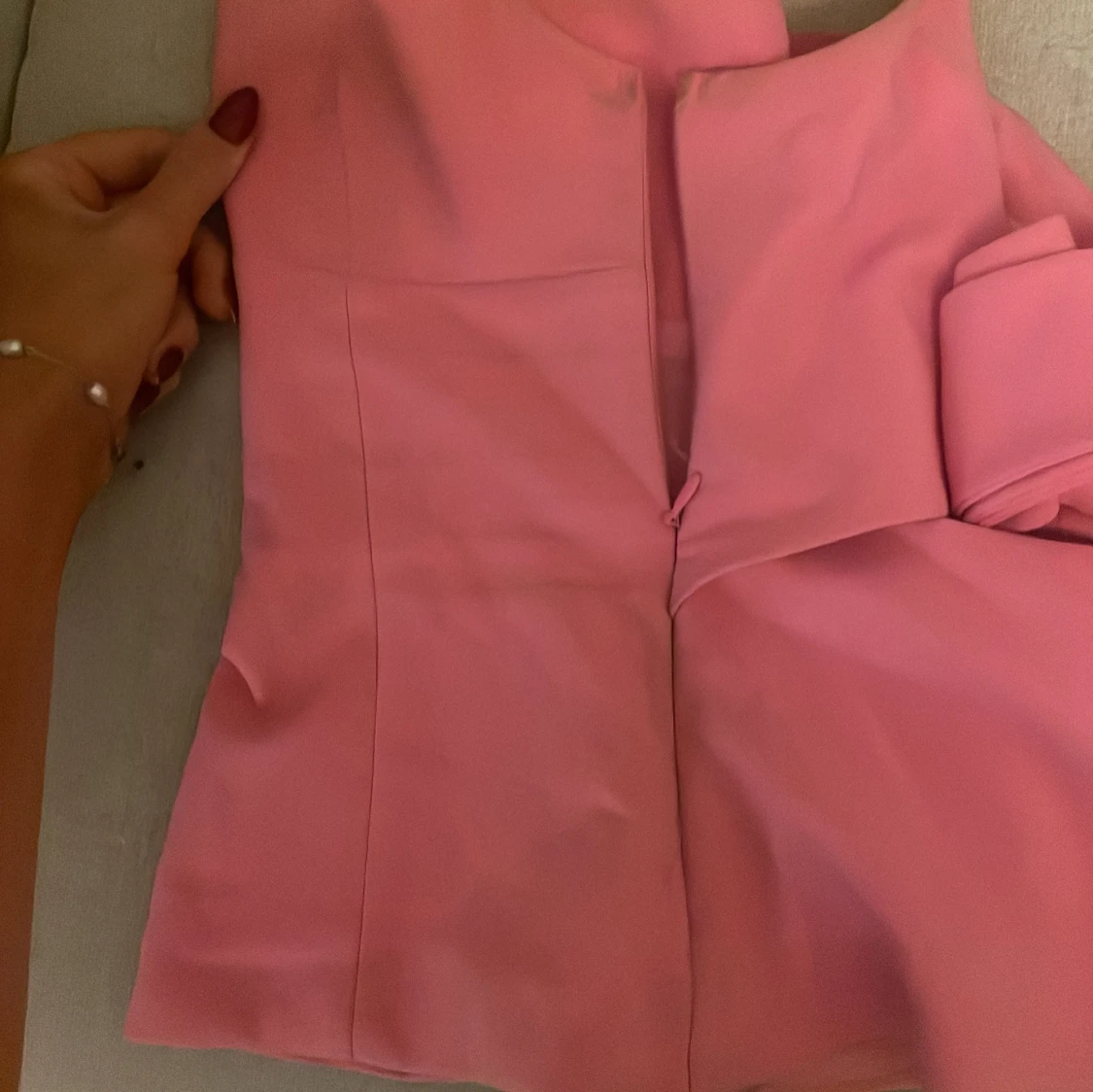 Rosa urringad  topp med öppen rygg och rosett från Zara - 2