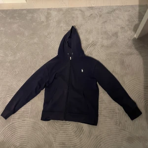 Ralph lauren zip - En fin Ralph lauren zip i storlek S. Inga defekter. 