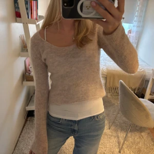 Tunn stickad tröja  - Tunn rosa stickad tröja från HM💕