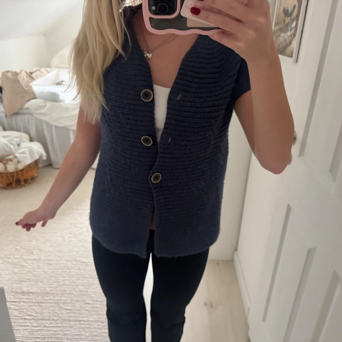 Mörkblå stickad kofta med knappar - 2