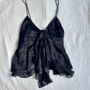 Topp - Superfin topp från Zara. Vid köp av flera varor får du rabatt 💛