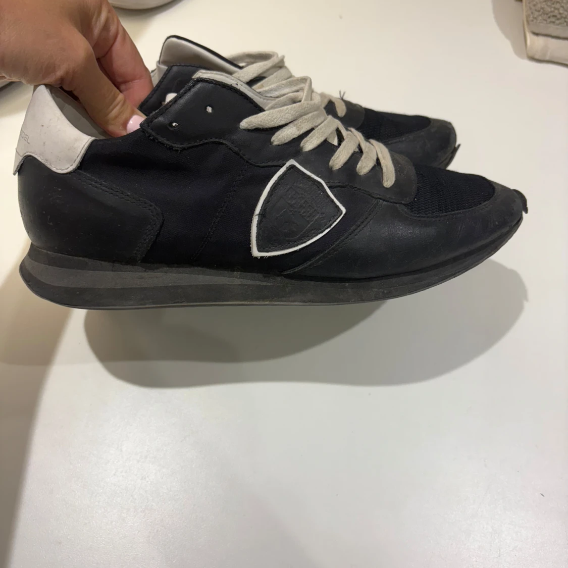 Svarta sneakers från Philippe Model - 2