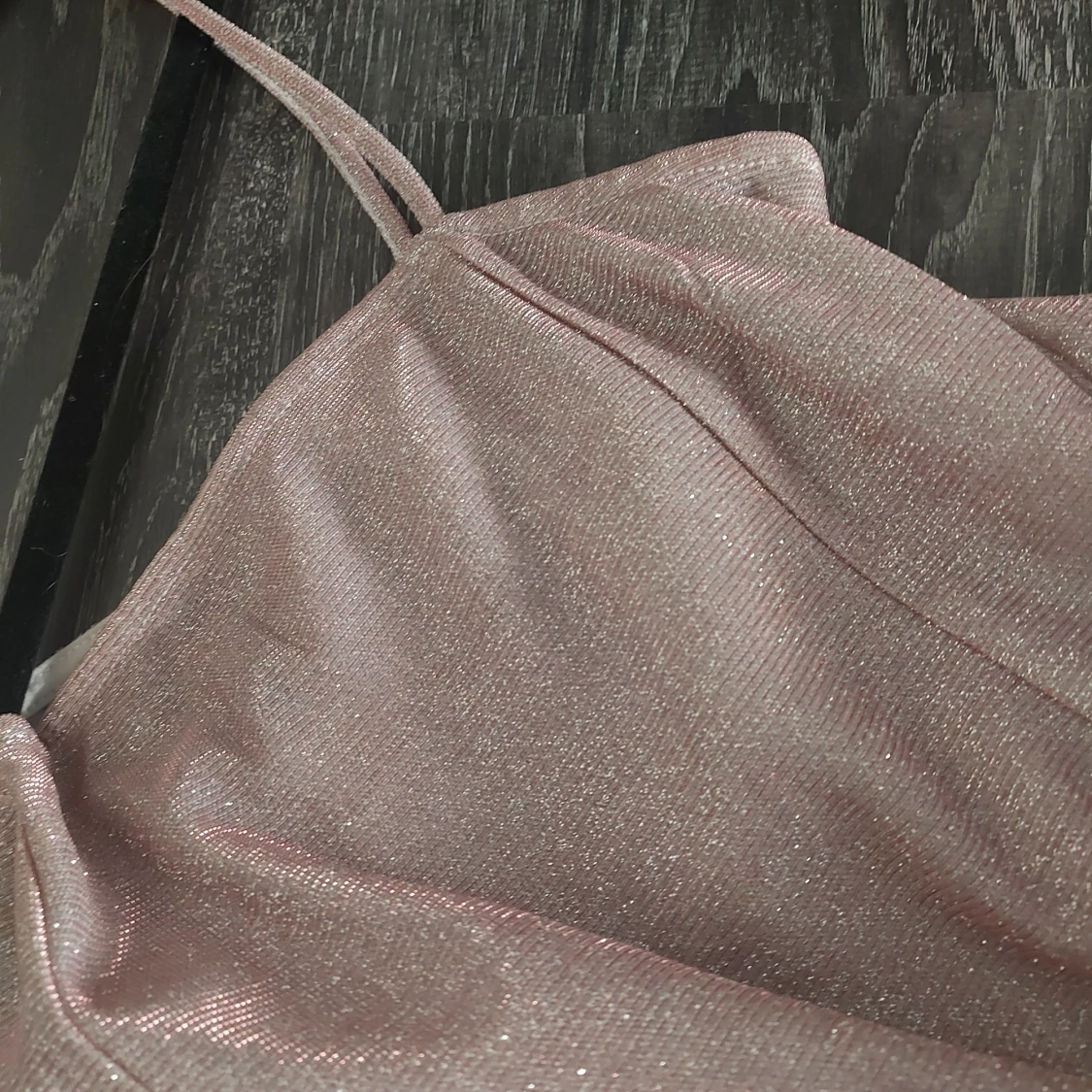 Glittrig rosa/lavendel färgad klänning DIVIDED - 2