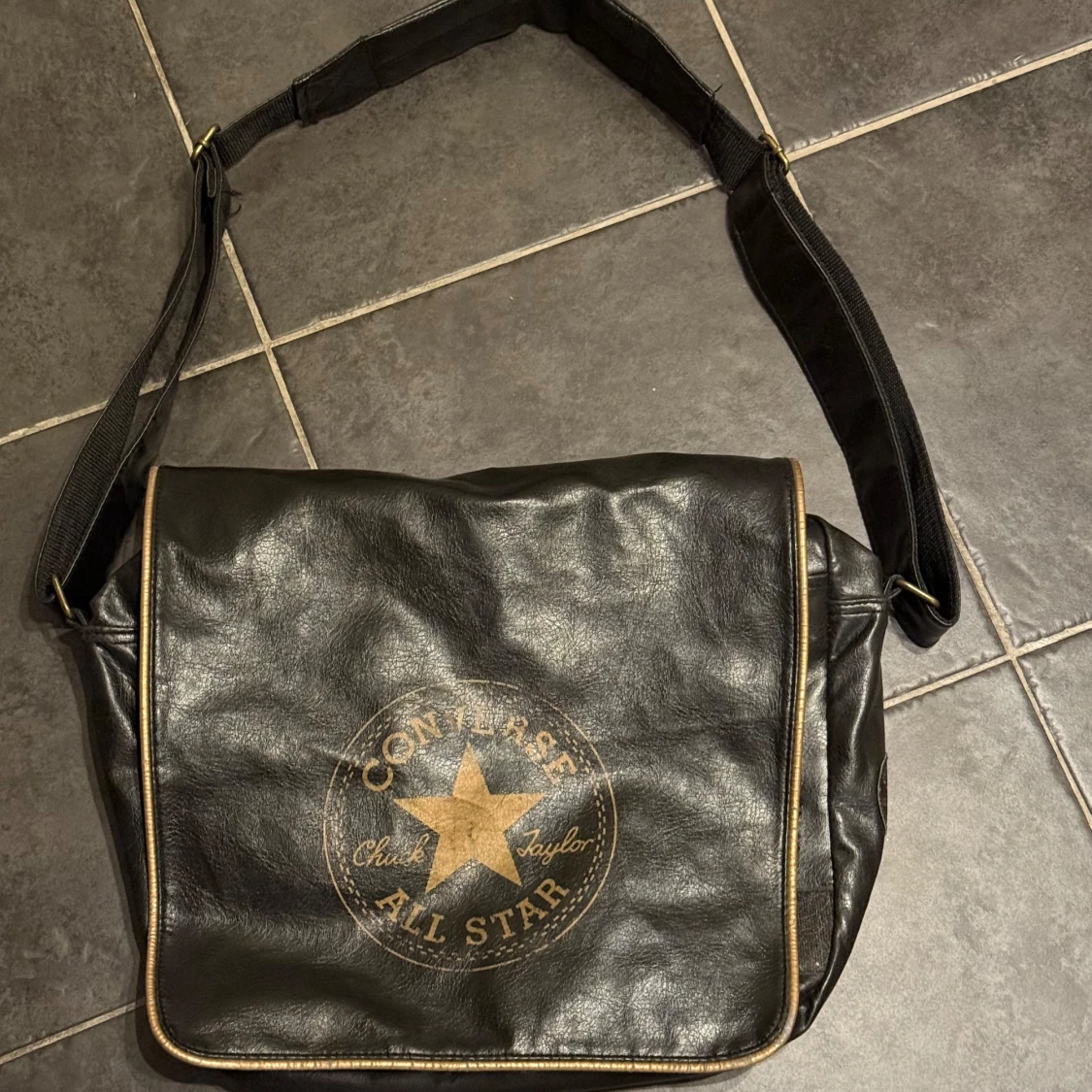 Svart axelväska Converse All Star