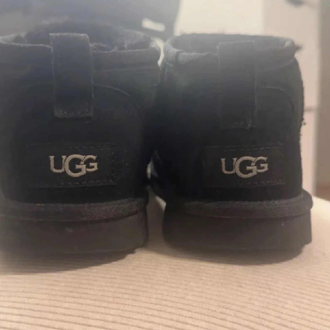 UGG - 1