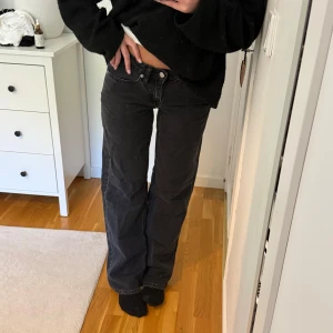 Svarta jeans - Så så fina svarta jeans som är så sköna!😍🥰