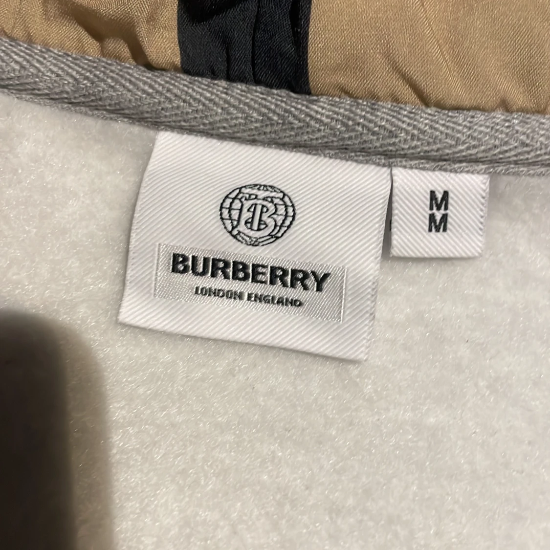 Grå hoodie från Burberry med dragkedja - 4