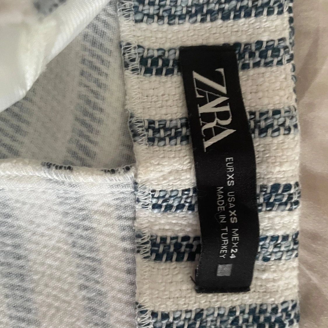 Randig kortkjol från Zara XS - 3