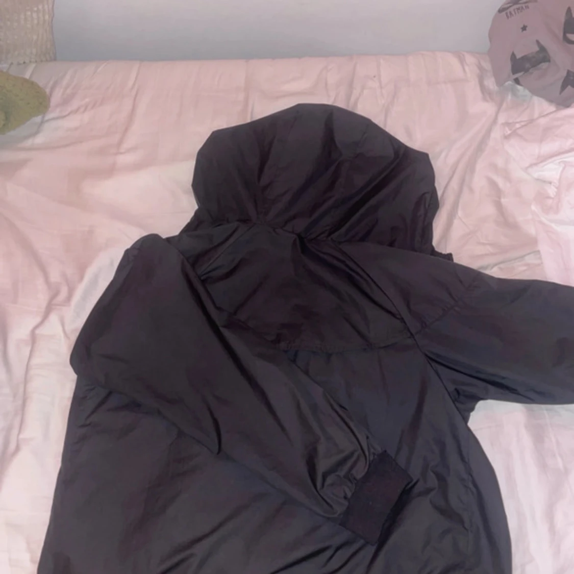 Svart vindjacka från Nike med huva - 1