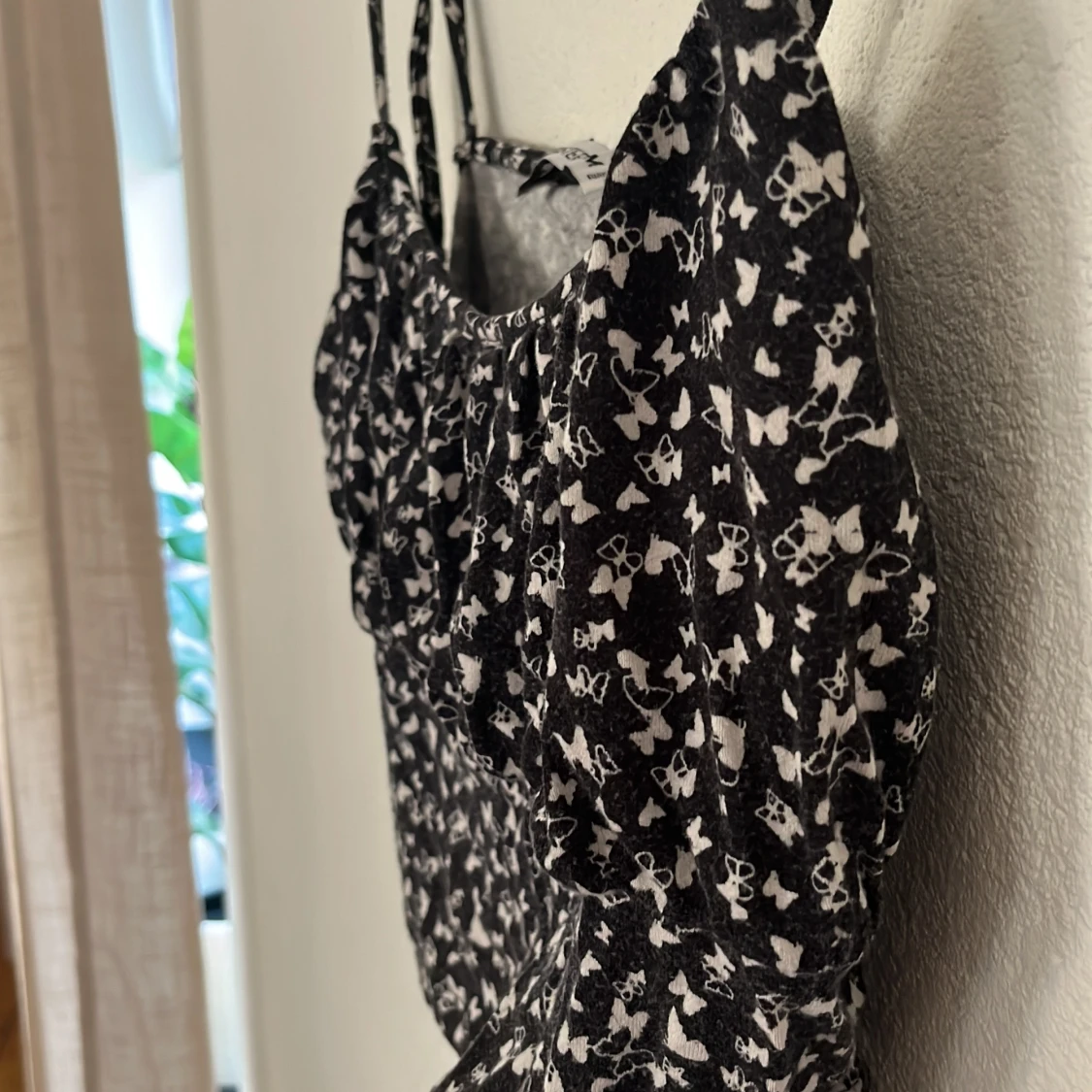 Svart blommig linnetopp från FB Sister - 2