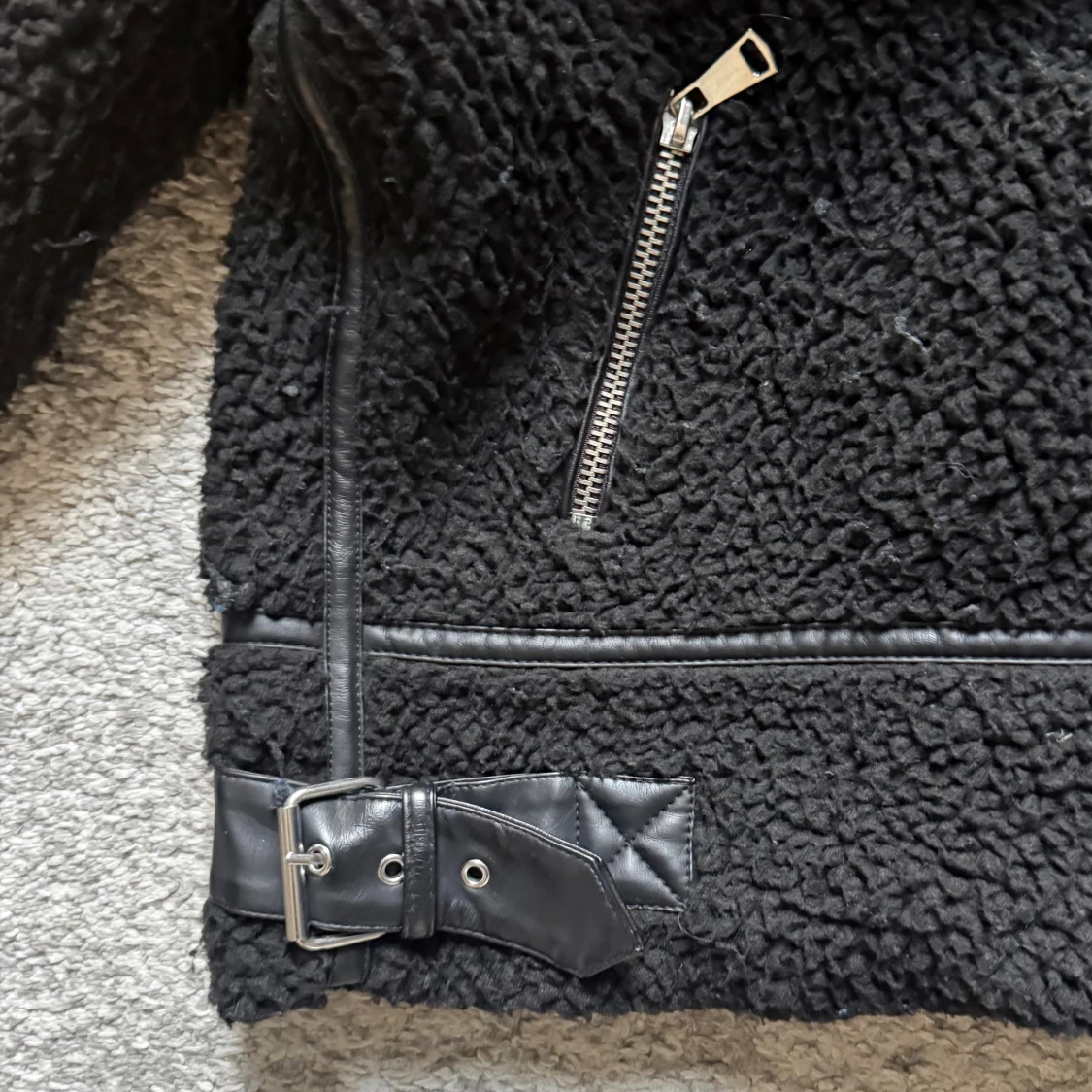 Svart teddyjacka från New Look - 2