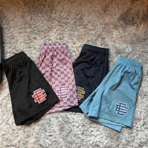 4-Set Eric Emanuel Basketball Shorts - Tvär clean set av 4 EE basketball shorts, sköna chill  eller sportig vibe, i svartröd, lika, mörklila&gul och baby blue. Köps tillsammans, storlek small till medium. Nästan aldrig använda, nyskick. Mvh