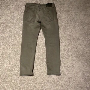 Stock & Hank - Ett par gråa jeans i storlek W30,L30. Sitter som mjukis byxor.