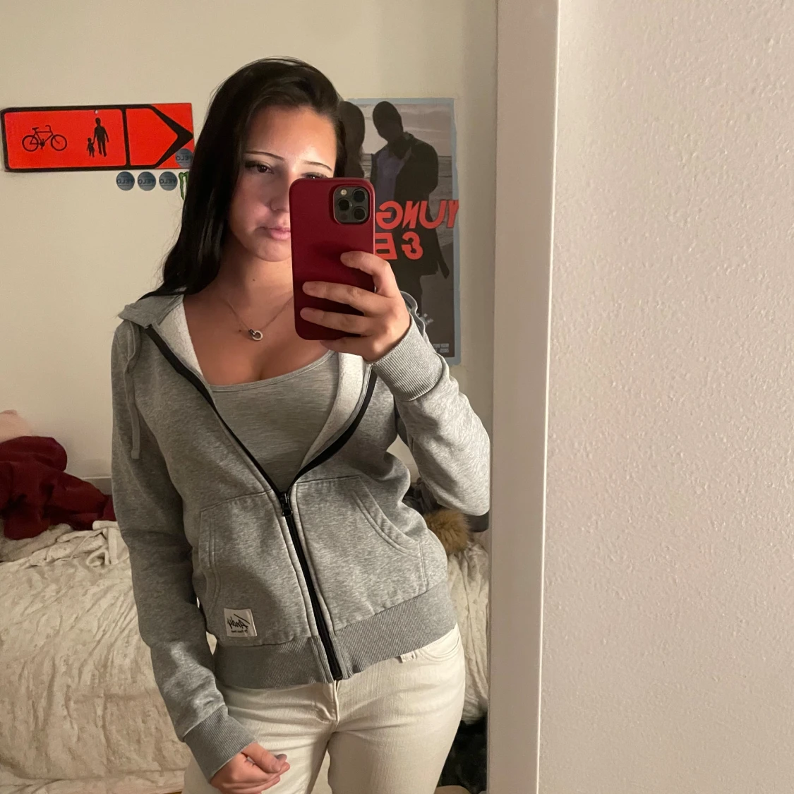 Grå hoodie med dragkedja