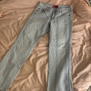 Snygga jeans - Fina randiga jeans i storlek 38 💗💗