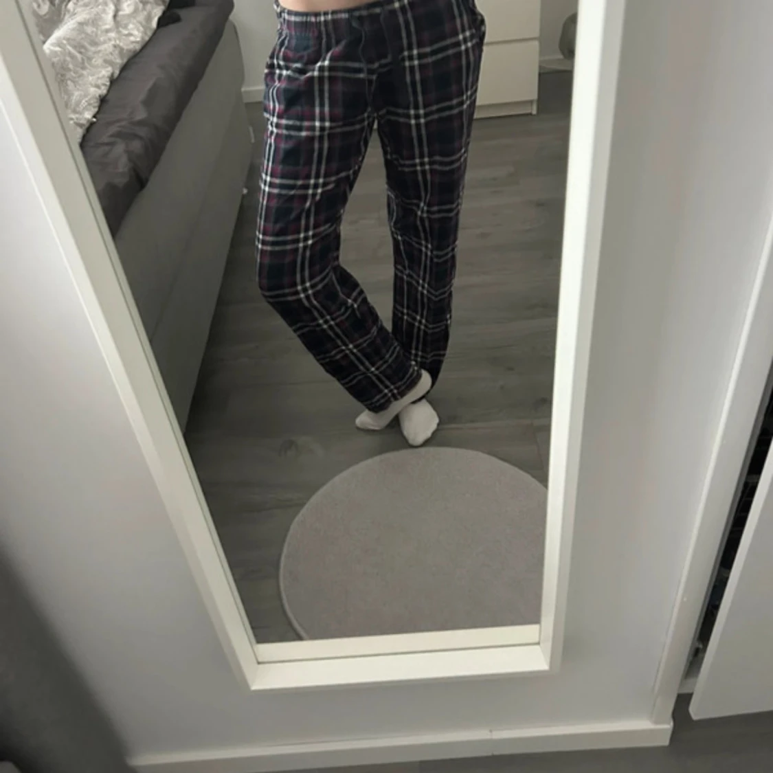 Rutig pyjamasbyxa med snörning - 1