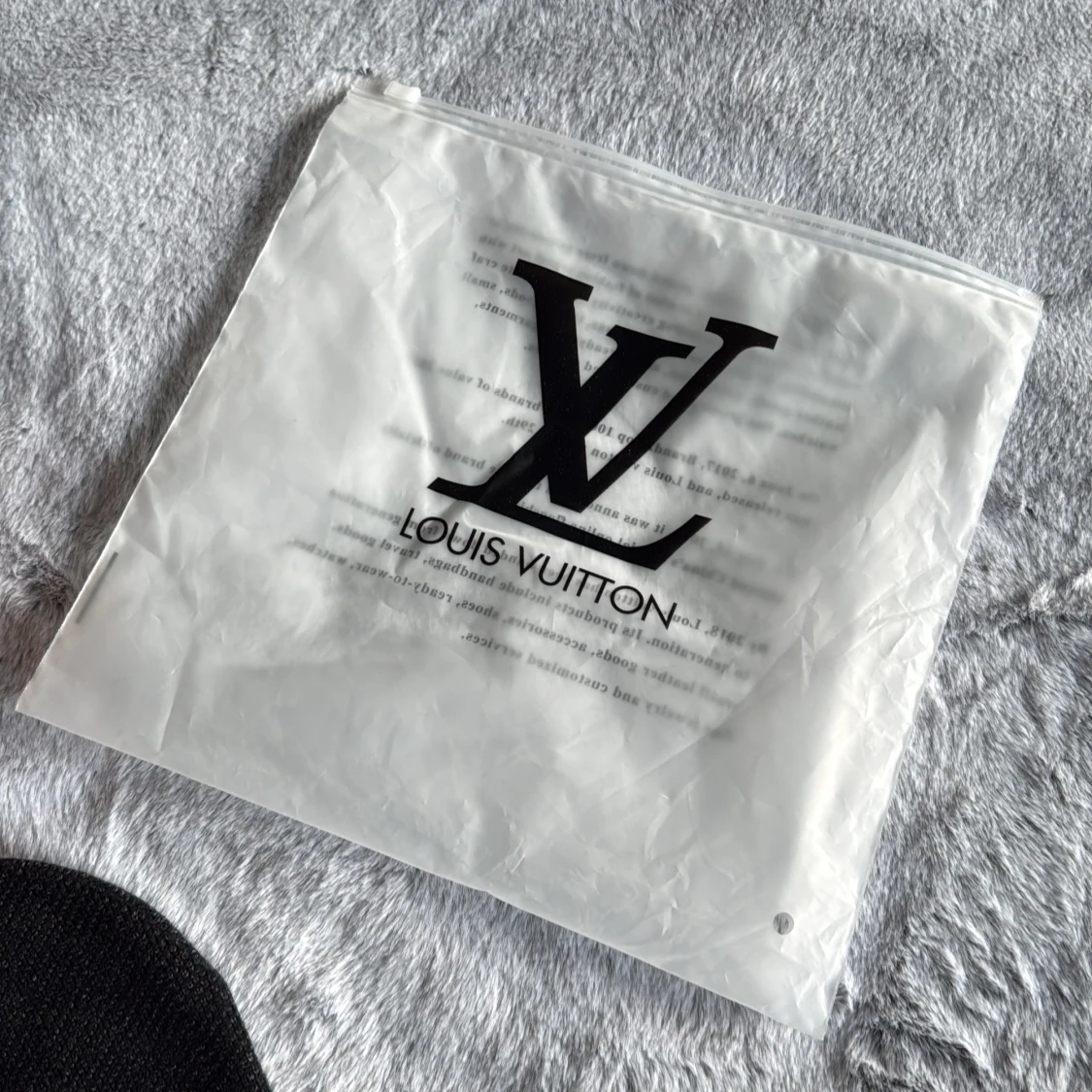 Svart mössa från L och V - 3