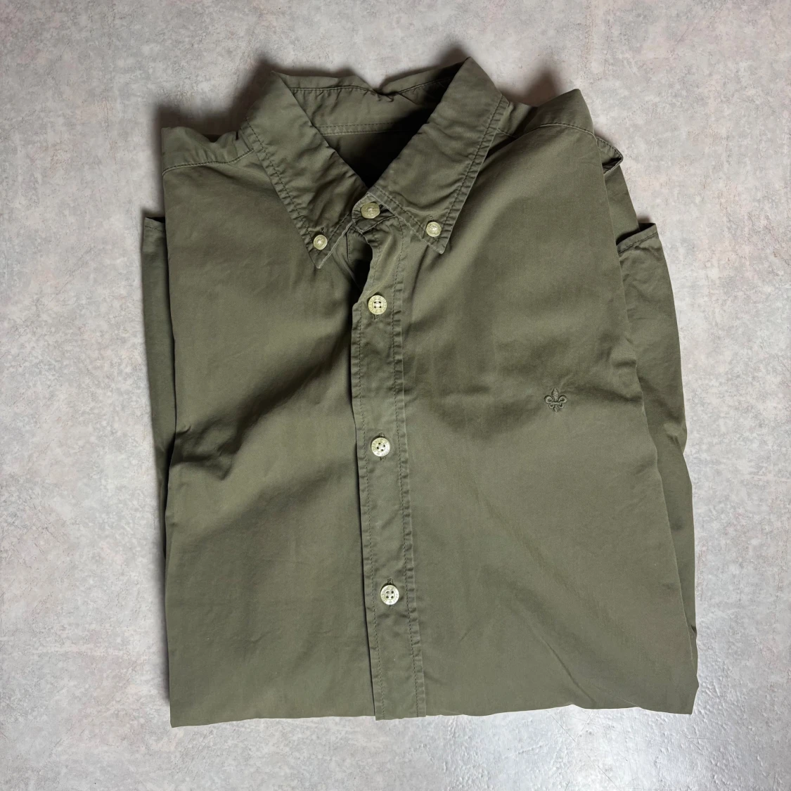 Olivgrön skjorta från Morris M