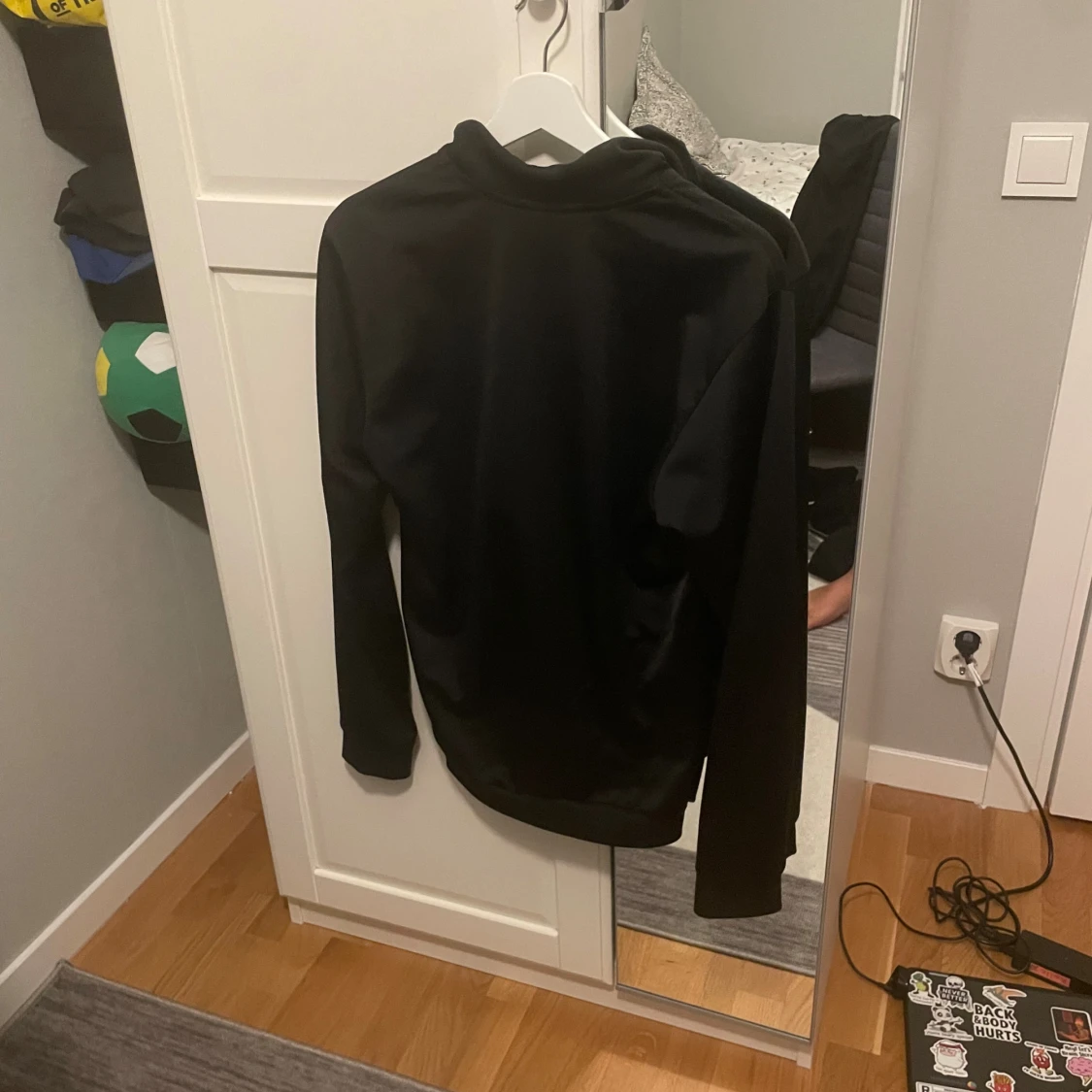 Svart Adidas hoodie med dragkedja - 2