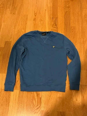 Lyle&scott tröja - Långärmad tröja i storlek S (funkar perfekt till M) bra skick priset kan diskuteras