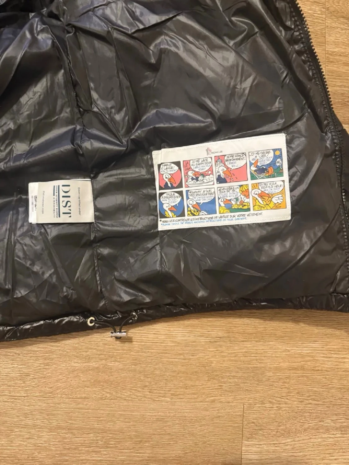 Svart pufferjacka från Moncler - 1