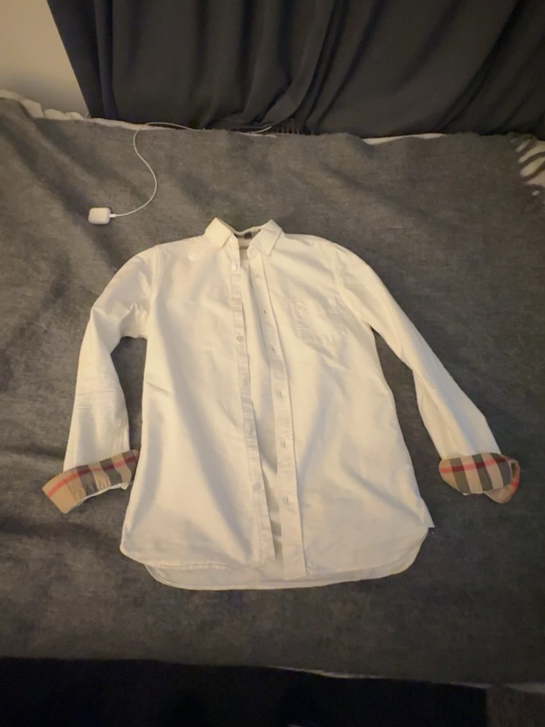 Burberry Vit skjorta med rutiga detaljer Burberry - 1