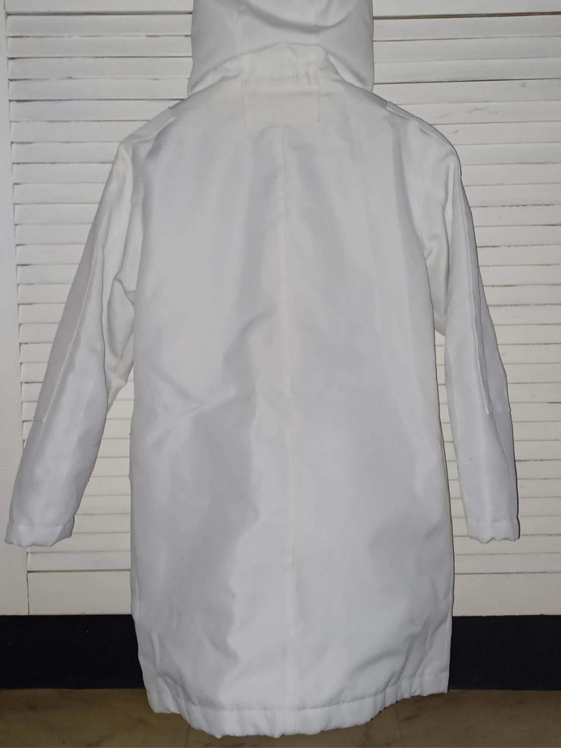 Vit parkasjacka med huva - 1