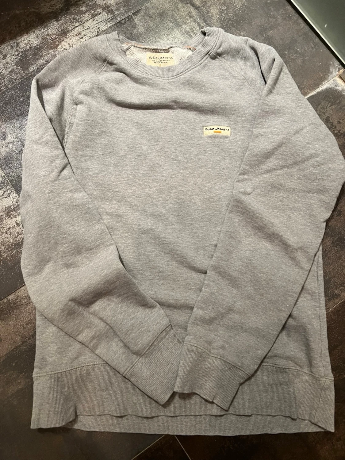 Grå sweatshirt från Nudie Jeans - 2