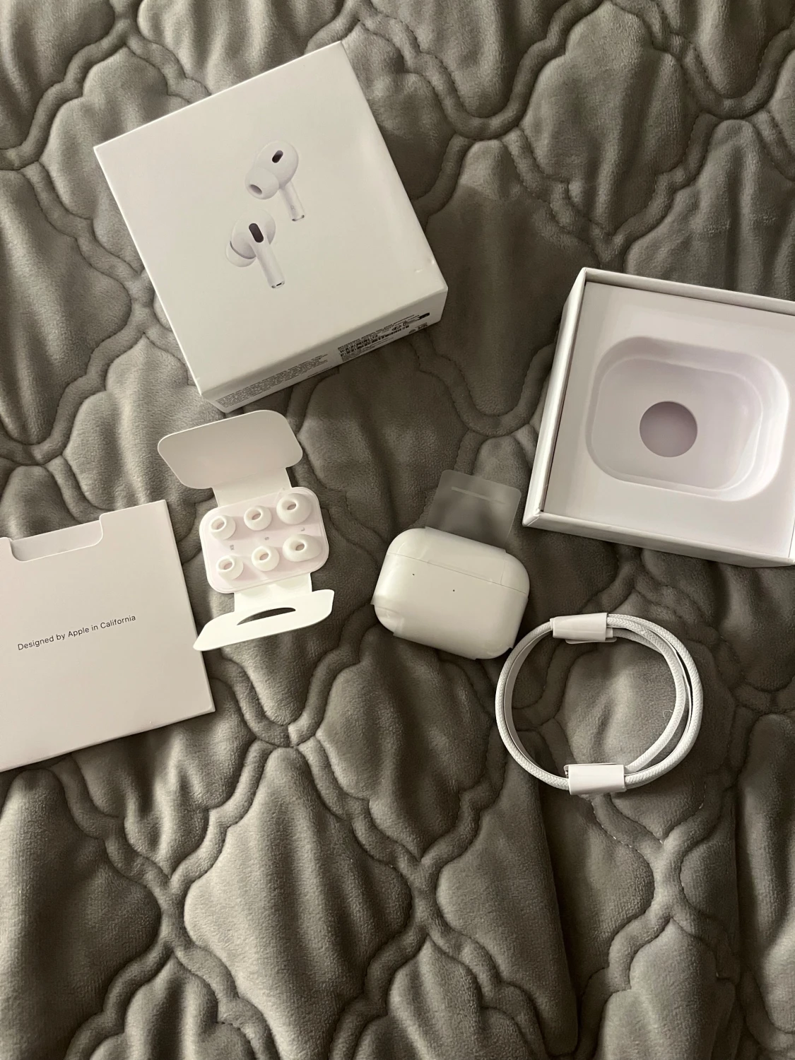 AirPods Pro (2nd generation) med MagSafe-laddningsetui (USB-C) - 2