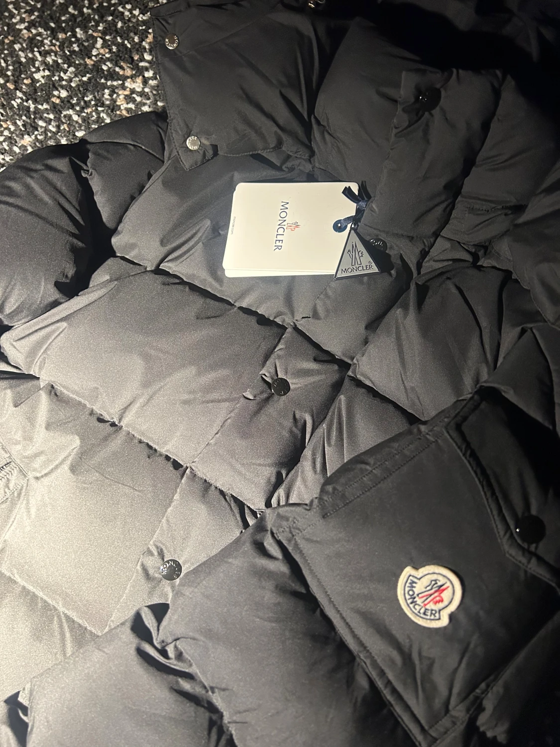 Svart lång dunjacka från Moncler - 1