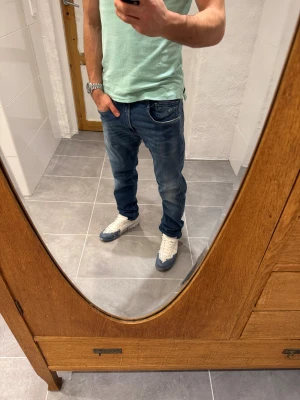 Replay jeans  - Ett par snygga byxor från Replay i storlek W31 L32 i modellen Anbbas 