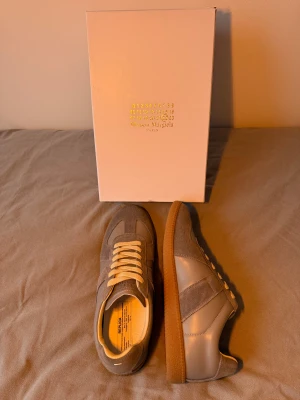 Maison margiela gats (43/gray) - Maison margiela gats. Great condition. Comes with the box and dustbags. Same day shipping 