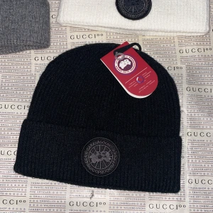 Canada goose black label  - Finns i alla färger helt ny unisex 