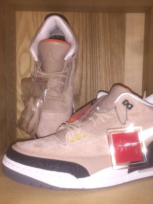 Nike Jordan 3 x Higher beige sneakers - Jordan 3 JTH NRG i bio beige 