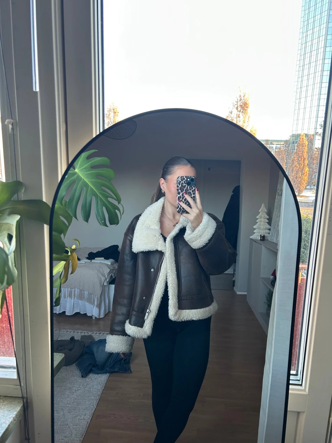 Brun teddyjacka med krage från Amisu  - 2