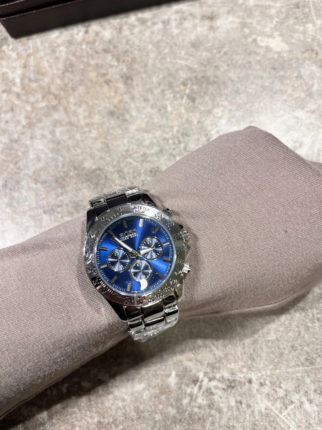 Blå och silver Hugo Boss klocka - 5