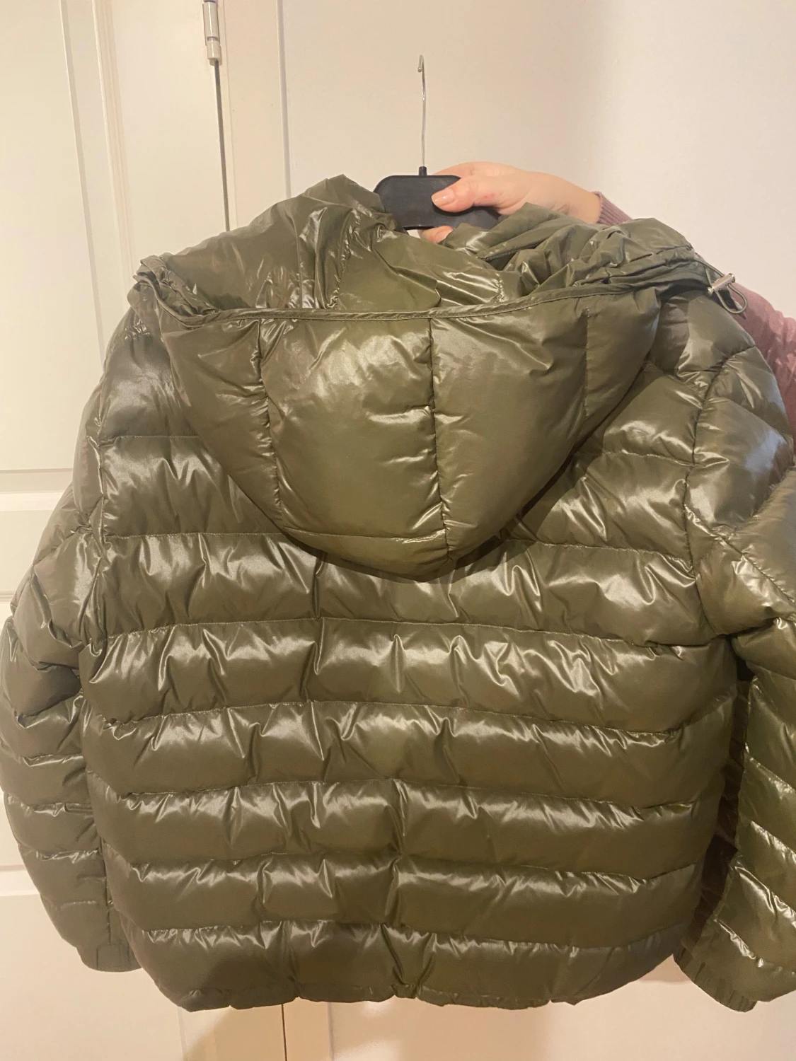 Olivgrön pufferjacka från Bvaldi - 4