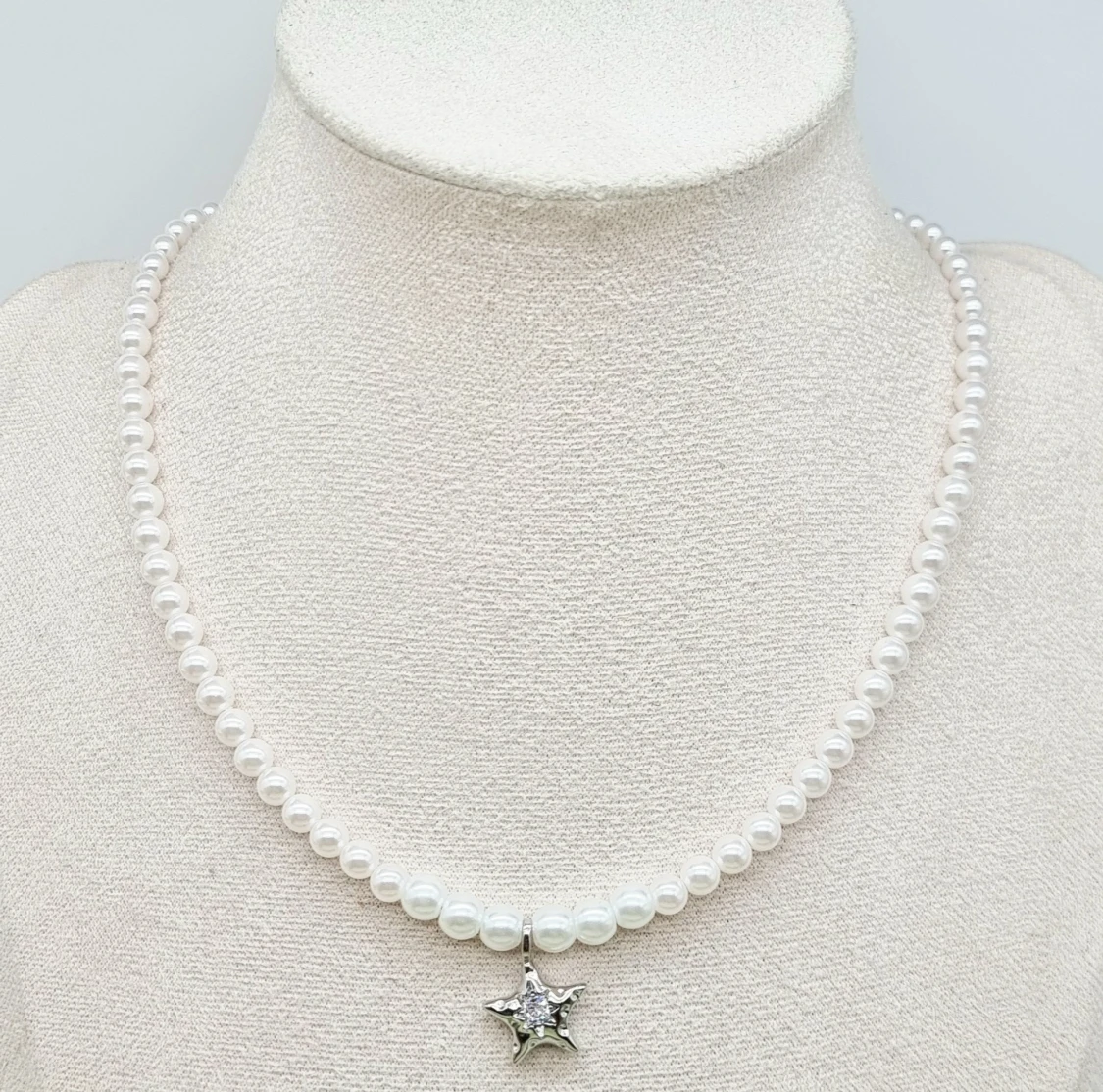 Pärlhalsband med sjärna  - 1