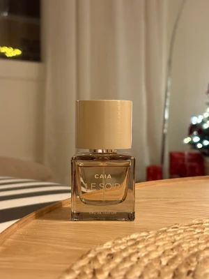 CAIA Le soir - Säljer en parfym från Caia i doften le soir, 50ml EDP.