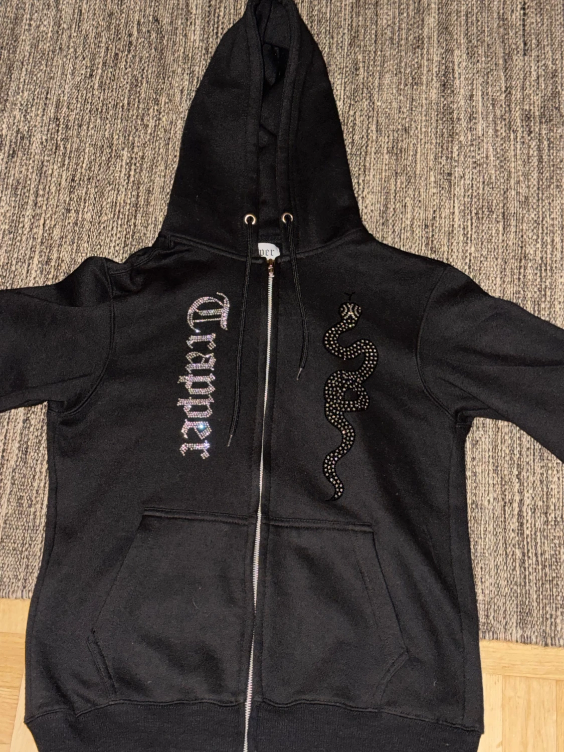Svart tröja med Rhinestone - 3