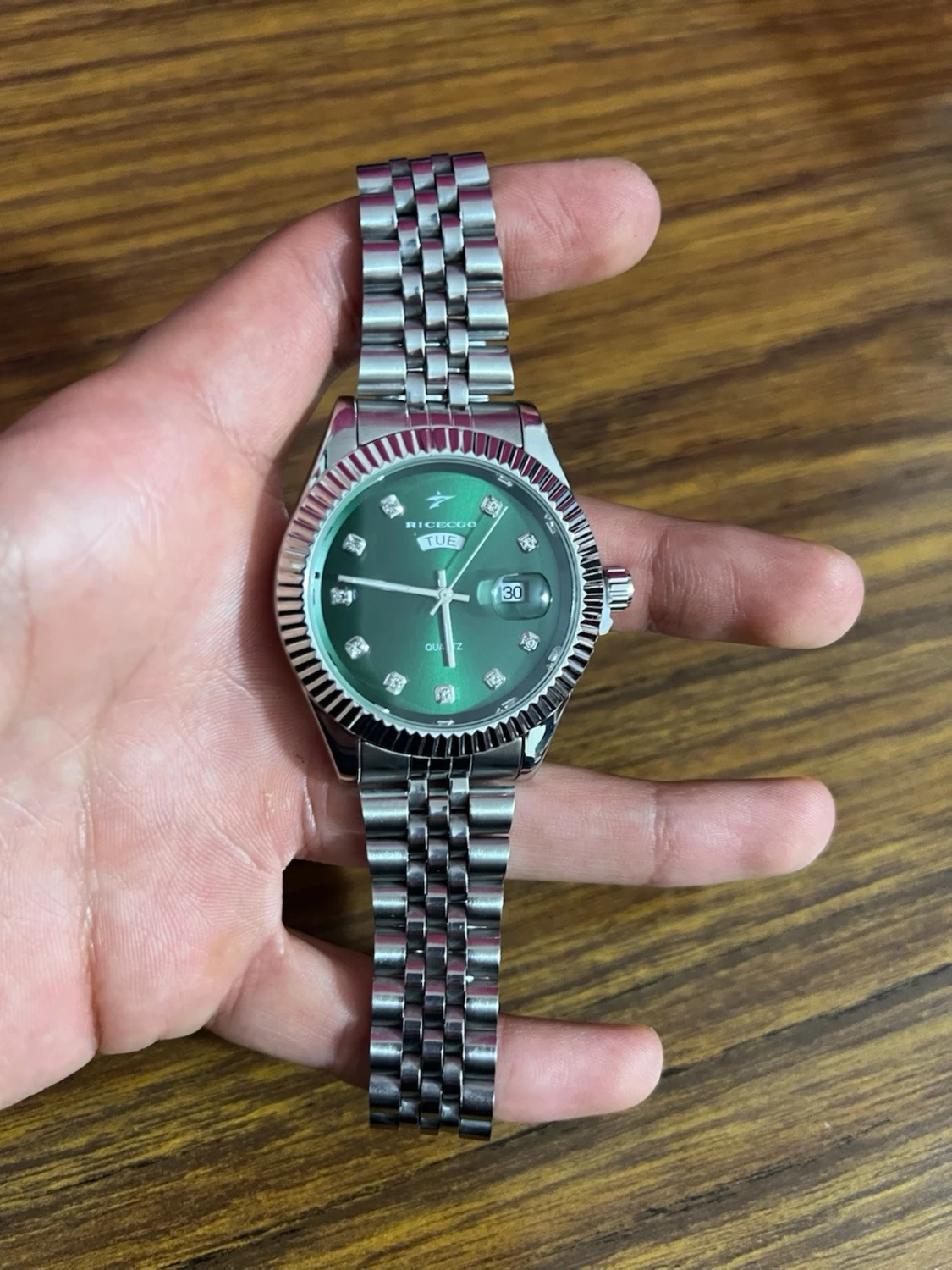 Silver klocka med grön urtavla - 2