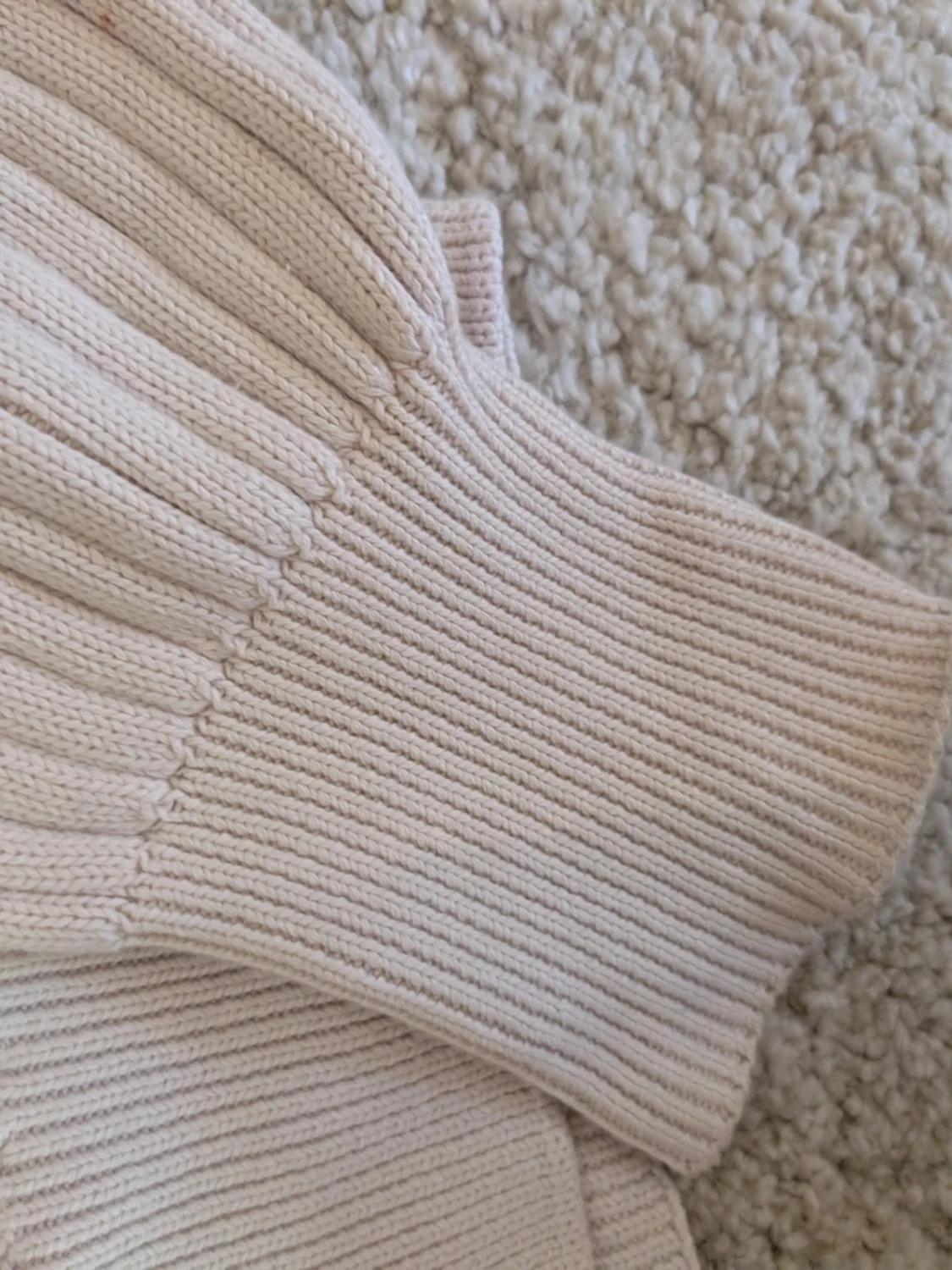 Beige ribbad kofta från NA-KD - 4