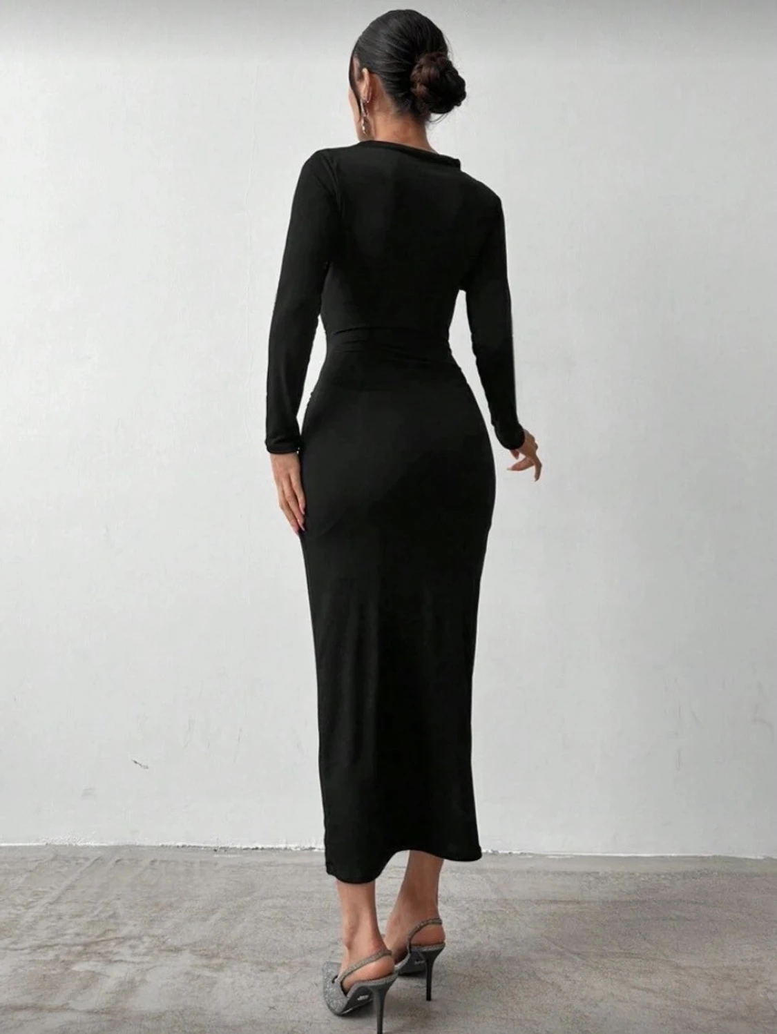 Svart långklänning med lång ärm - 2