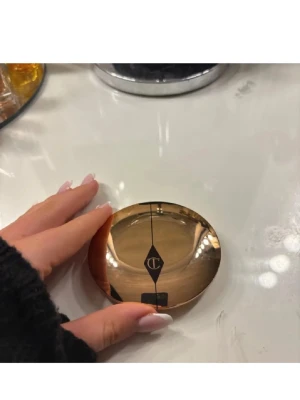Charlotte tilbury  - Puder 