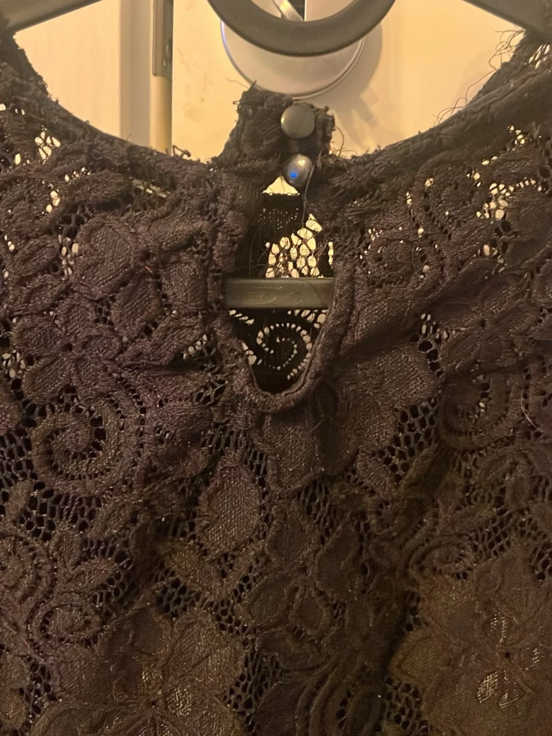 Svart spetsblus med kort ärm - 2