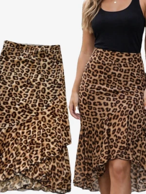 Elegant & Airy Boho Skirt | Perfect for Summer! - 🌟 Gently used & in great condition – Only worn a few times, still looks and feels like new. 🌿 Light, flowing & super comfortable – Made from soft, breathable fabric that moves beautifully with you. 🌞 Ideal for summer – Perfect for festivals, beach days, picnics, or just looking effortlessly stylish. 🎨 Stylish two-tone design – Versatile mix of black and brown, easy to match with tops and accessories. 📍 Size: S – Fits true to size, relaxed boho silhouette. 